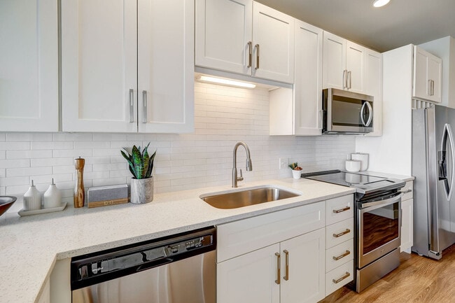 The Glenn apartments — community photo - The Glenn