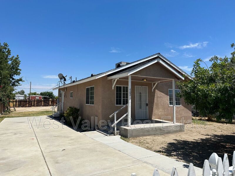Primary Photo - 702 Tyler St