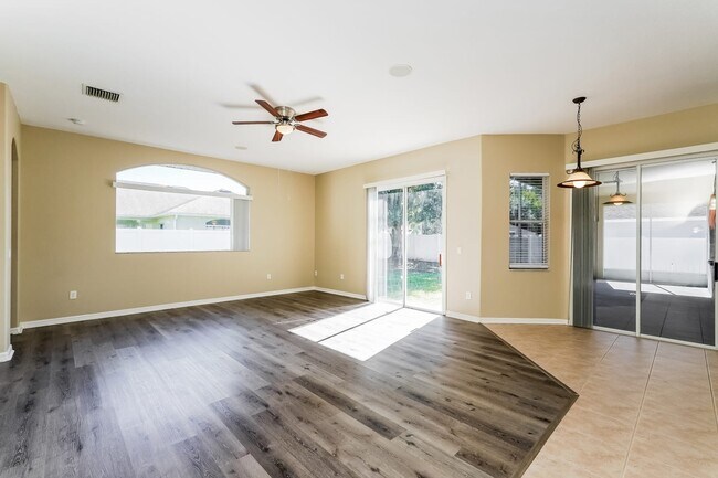 Building Photo - 1422 Beaconsfield Dr
