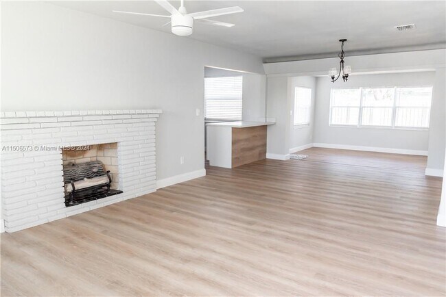 Foto del edificio - 7571 Eaton St