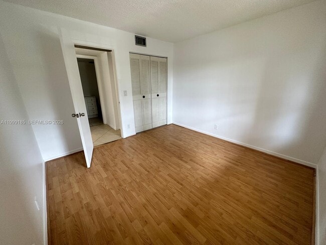 Building Photo - 7137 Golf Colony Ct