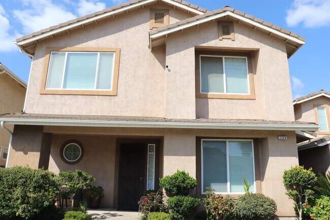 Building Photo - 2346 E Early Ave