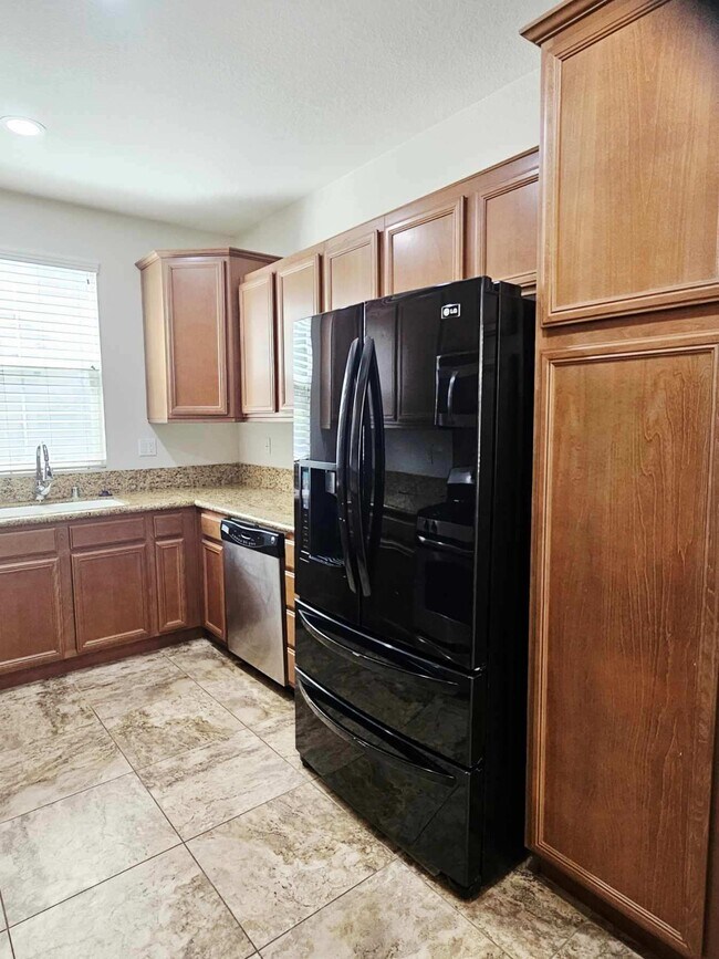 Building Photo - 45846 Daviana Way