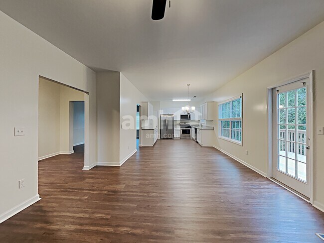 Foto del edificio - 303 Millpond Pkwy