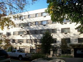 Primary Photo - 528 W Oakdale Ave
