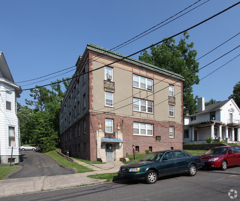 Primary Photo - 32-34 Park Place