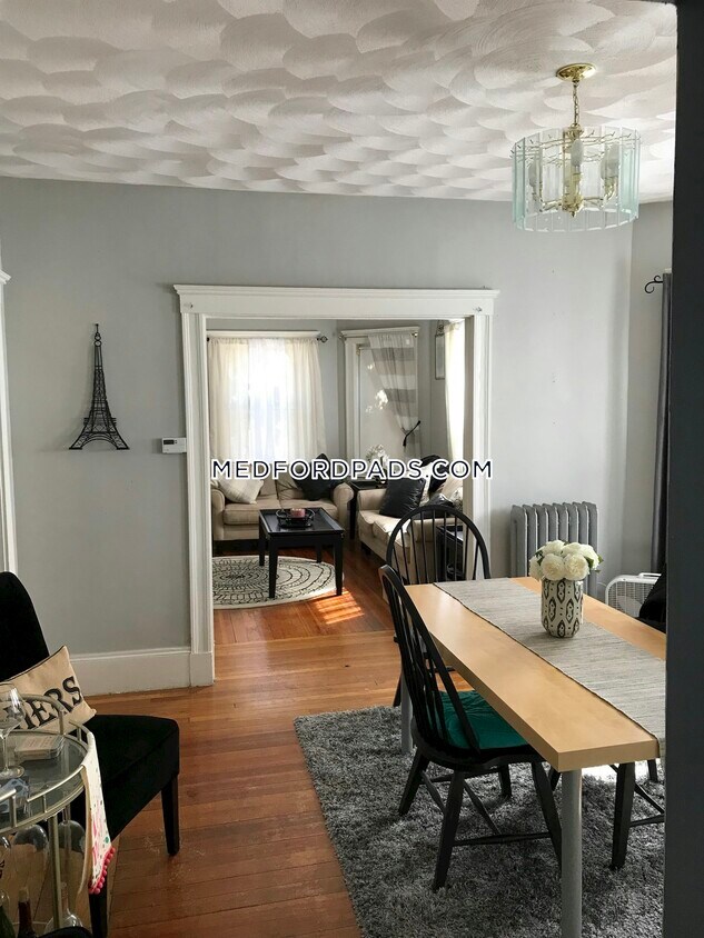 Foto principal - 156 Middlesex Ave