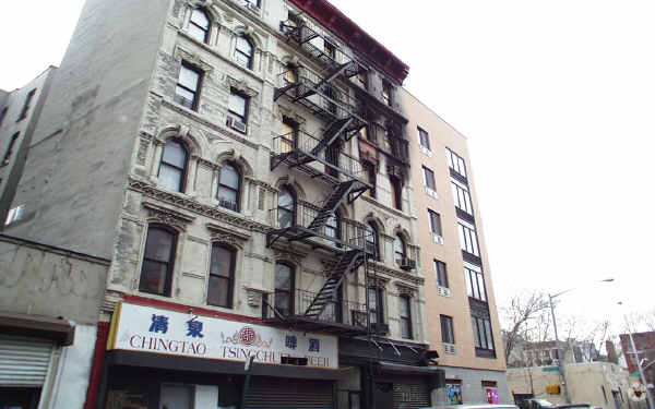 Building Photo - 303 Broome St