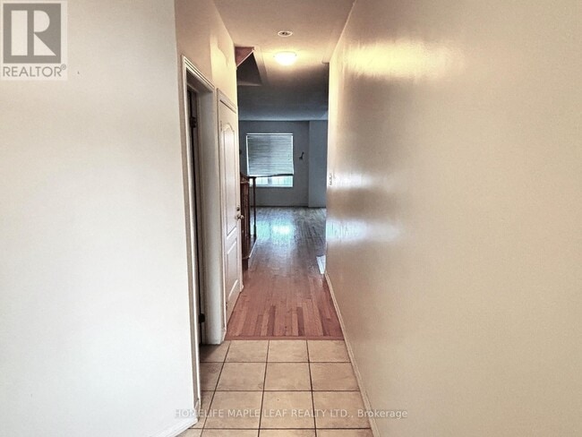 Building Photo - 39 Sussexvale Dr