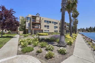 Building Photo - 916 Beach Park Blvd