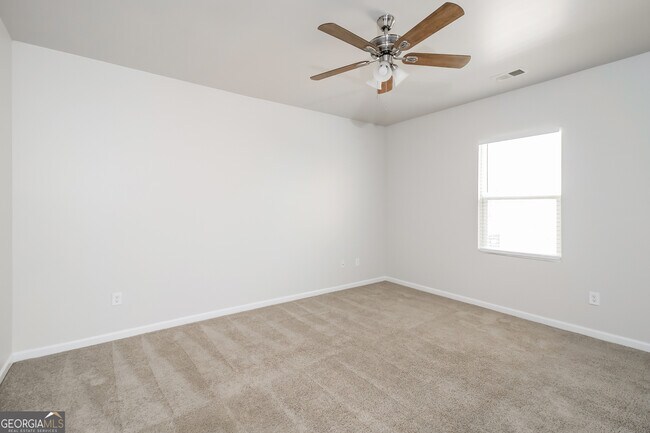 Foto del edificio - 190 Randette Dr