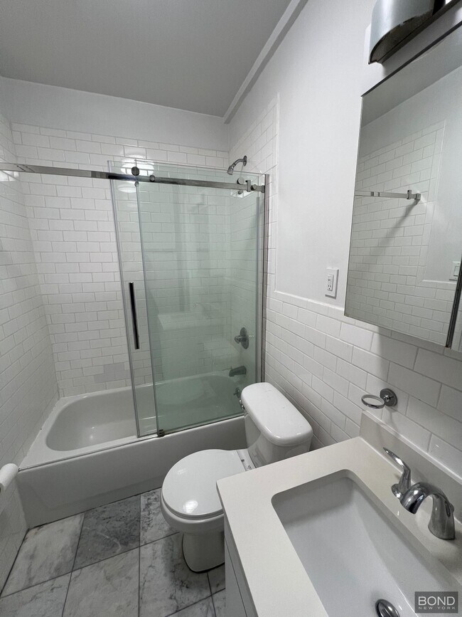 Foto del edificio - 140 E 46th St
