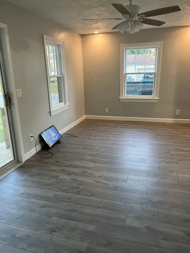 living room new flooring 2023 - 51539 Pond St