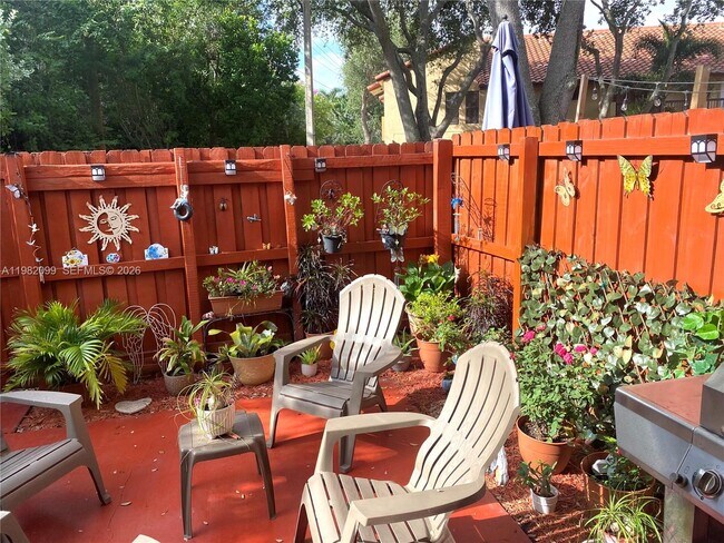 Foto del edificio - 10073 SW 77th Ct