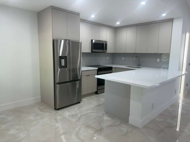 Building Photo - 9307 SW 138th Pl