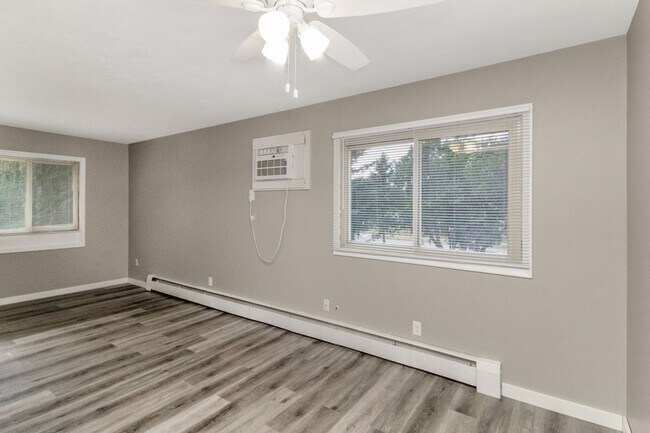 Foto del edificio - Beautiful updated Main-Level unit in Fabul...