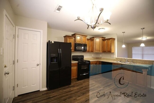 Building Photo - Beautiful 3 bed / 2 bath home with fenced back yard - Nettleton!!