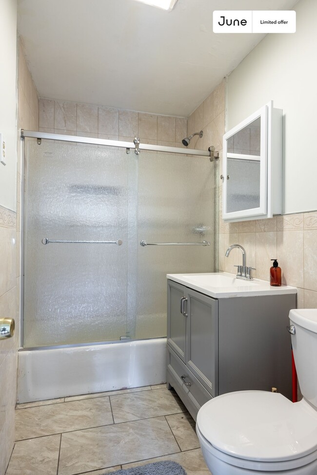 Building Photo - 52 Crescent Avenue