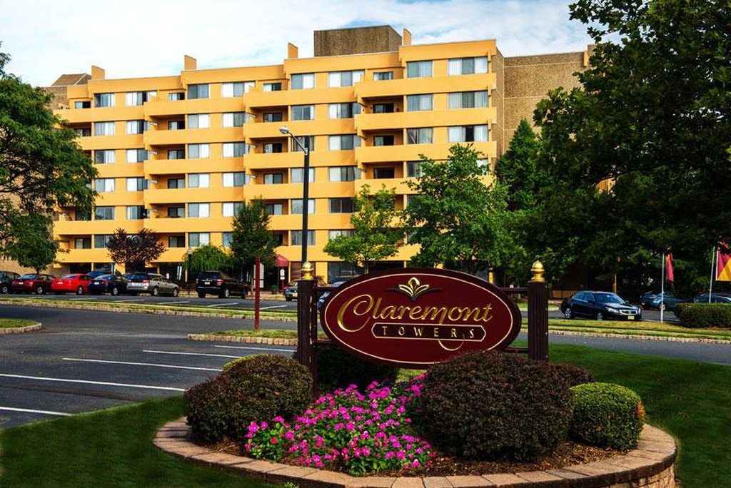 Primary Photo - Claremont Towers