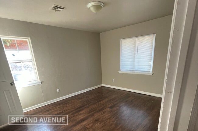 Building Photo - 1521 Meyers Pl