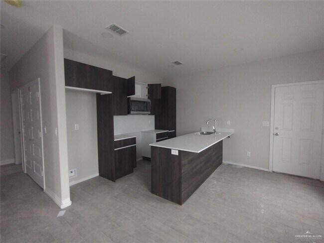 Building Photo - 1309 Shavano Dr