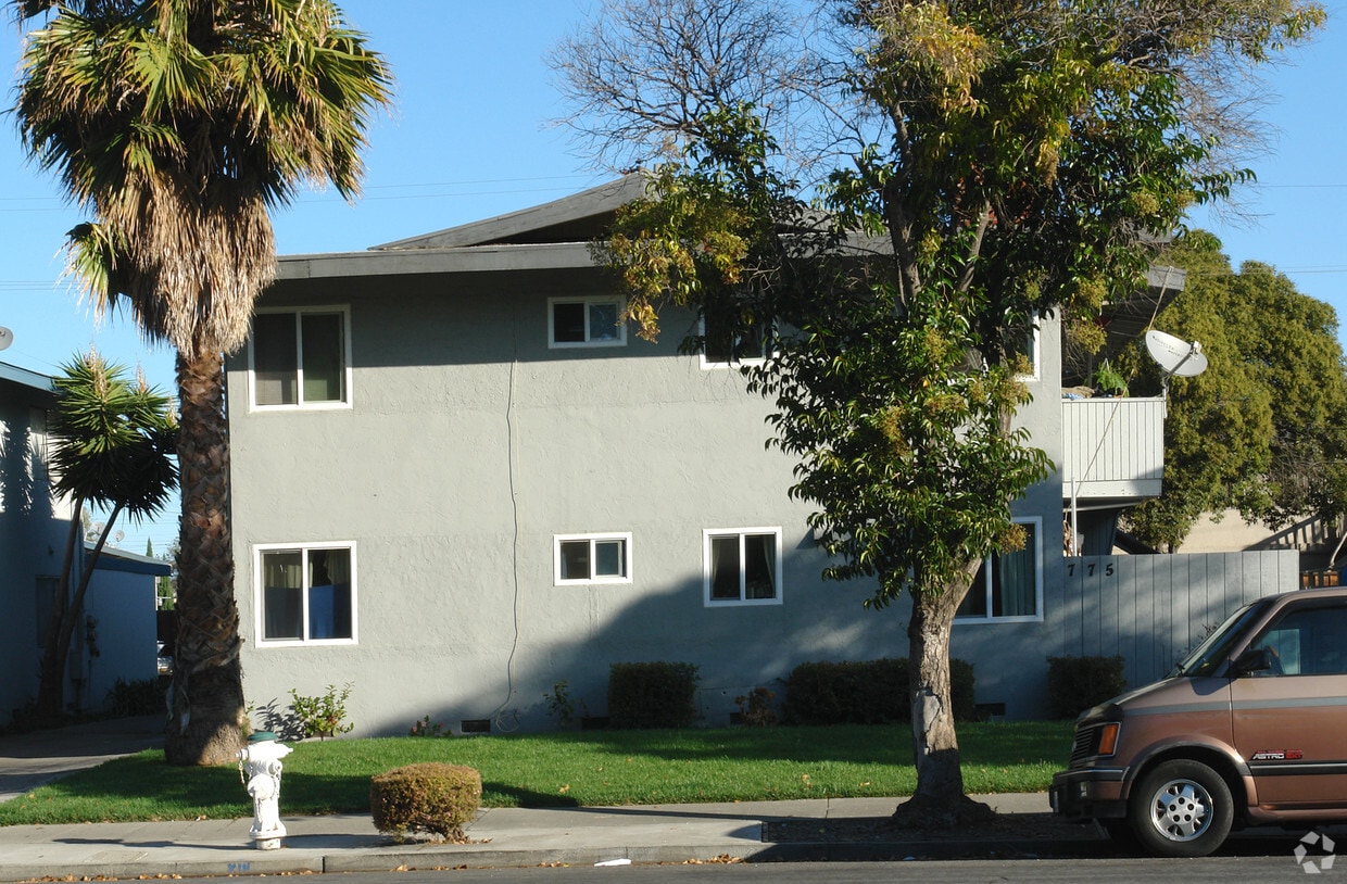 Building Photo - 775 E Duane Ave