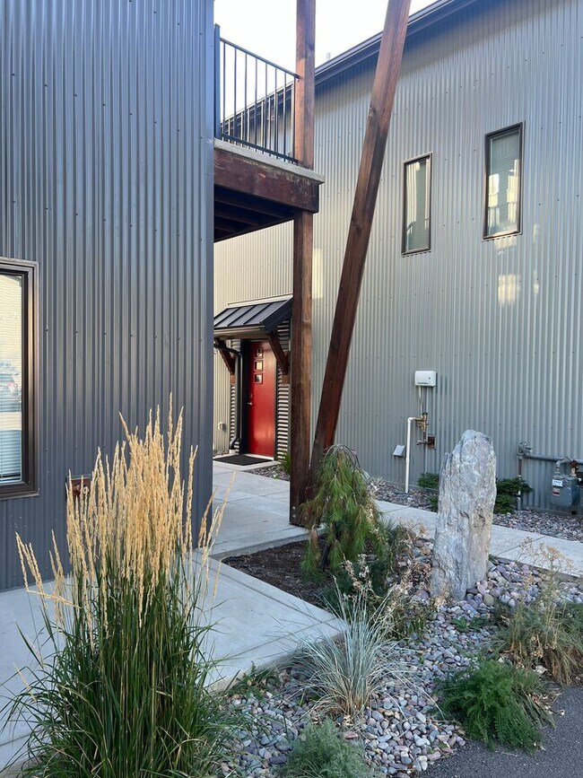 Foto del edificio - 1270 S Grant St