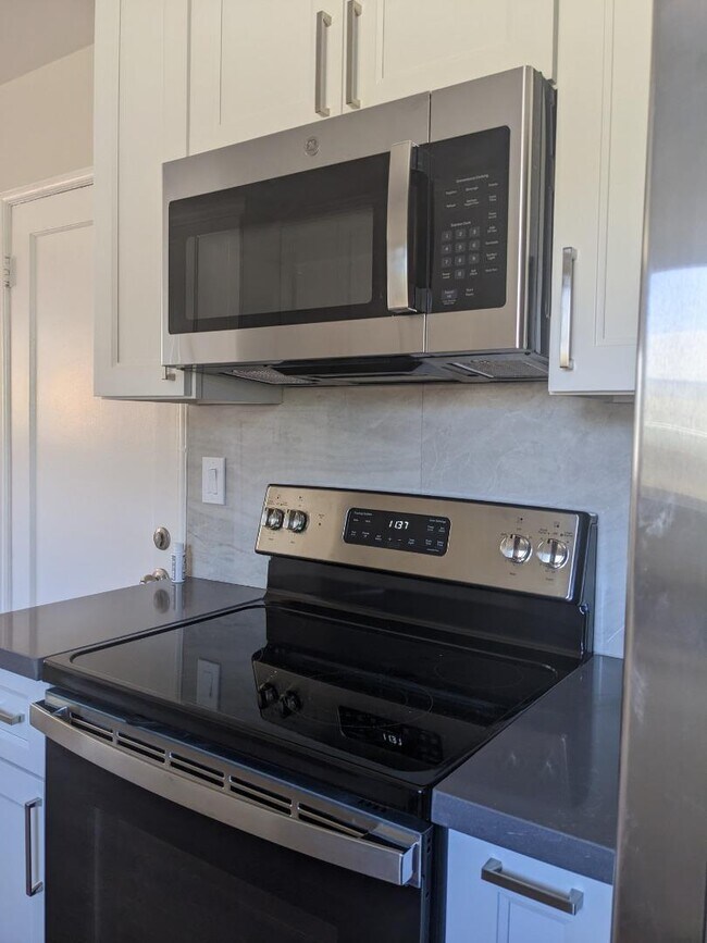Foto del edificio - 136 Cedar Ln
