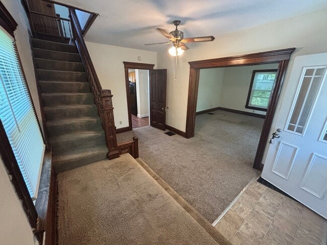 Building Photo - Massive Three Bedroom Home in Grove City