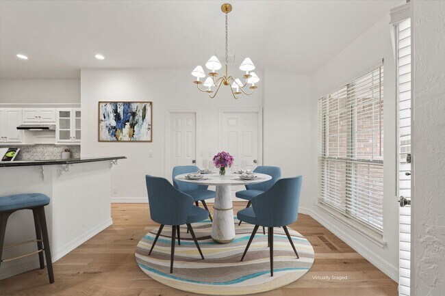 Foto del edificio - Exclusive Luxury Lease-124 N Crosstimber T...