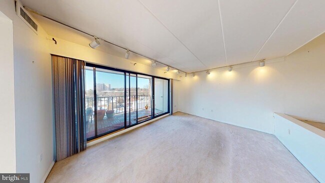 Foto del edificio - 112 Roberts Ln