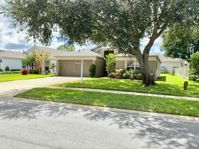 Foto del edificio - 8057 Bracken Ln