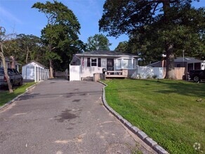 Building Photo - 139 Pine Neck Ave