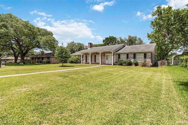 Foto del edificio - 730 N Sarah Jo St