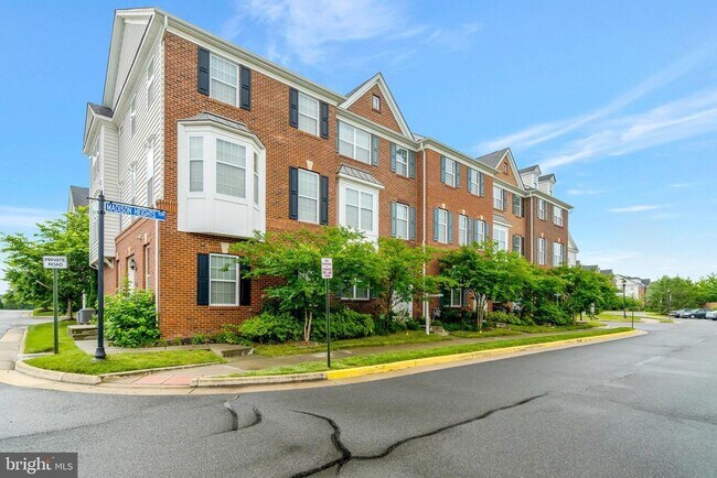 Foto del edificio - 23348 Madison Heights Terrace