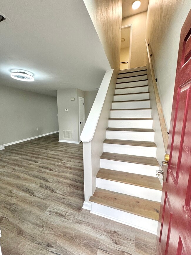 Building Photo - 2029 Mountain View Terrace SW