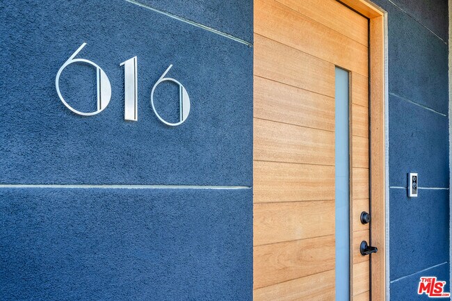 Foto del edificio - 616 W Ellis Ave