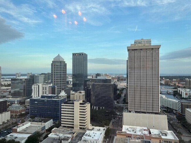 Foto del edificio - 777 N Ashley Dr