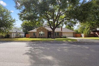 Building Photo - 1935 Tiara Dr