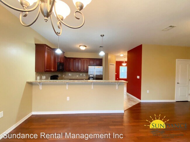 Building Photo - 3 br, 2.5 bath House - 338-B Harris Street