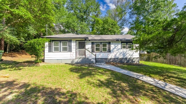 Building Photo - 3930 Fairview Dr
