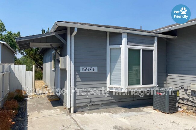 Foto del edificio - 1547 1/2 Grand Ave