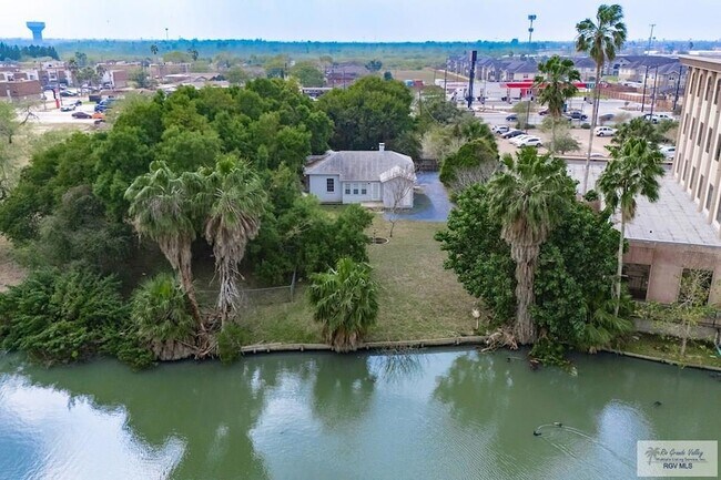 Foto del edificio - 3495 Boca Chica Blvd