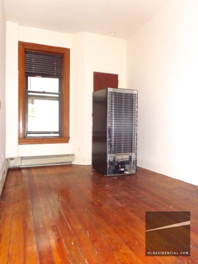 Building Photo - 547 Bergen St