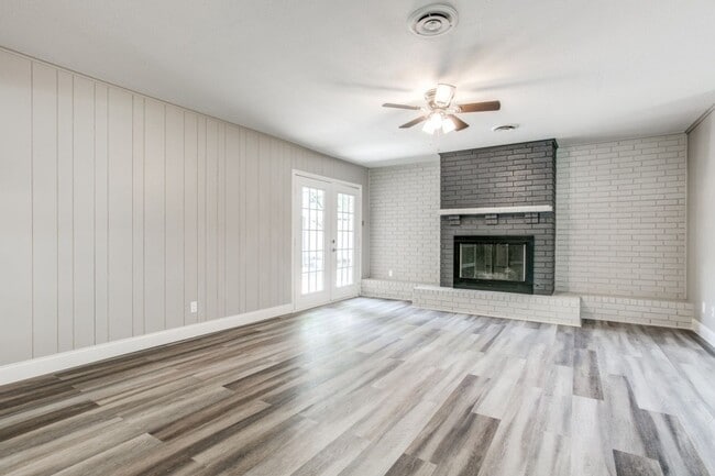 Building Photo - 2009 Fordham Ln