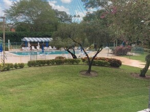 Building Photo - 1300 St Charles Pl