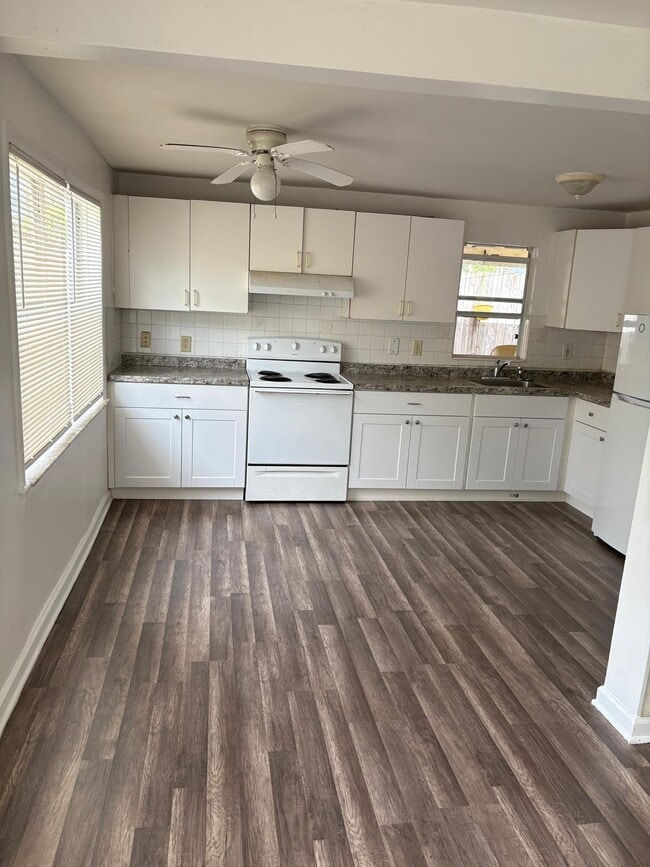 Kitchen - 524 South B Street