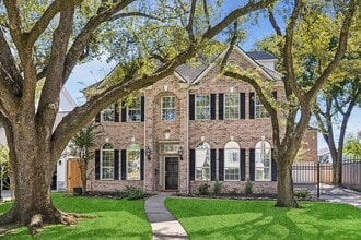 Building Photo - 4601 Mimosa Dr