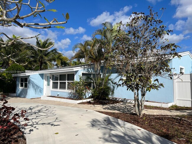 Building Photo - 2281 SW 15th St