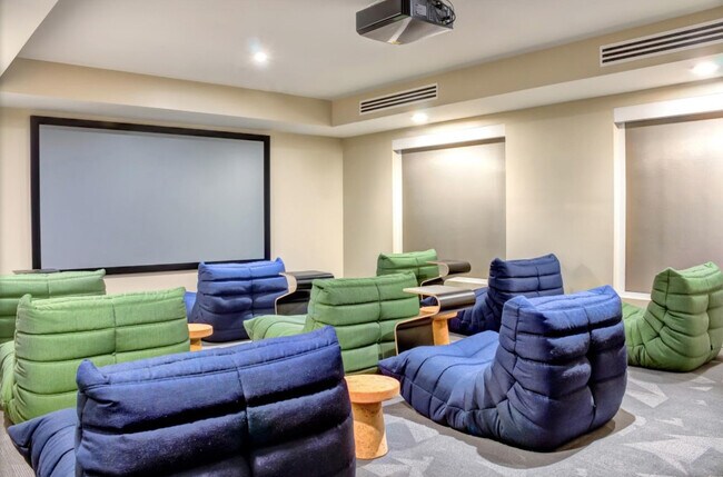 Building Photo - 54 Saratoga Ave